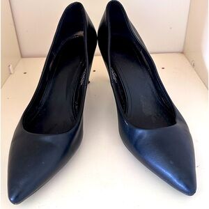 Sassy and Sexy Black Heel! She is all that!